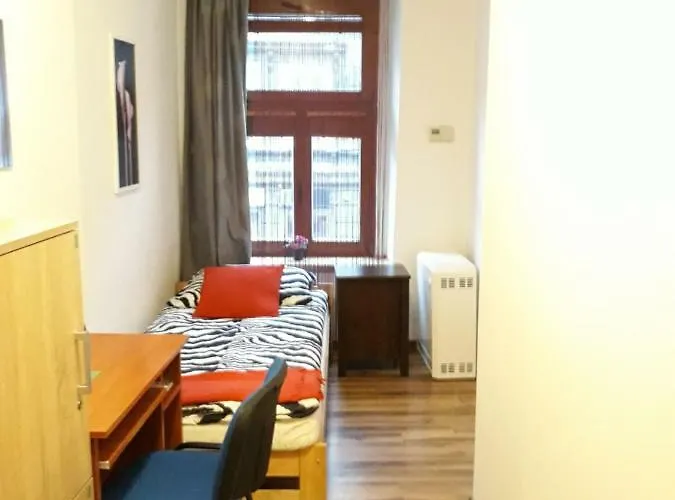 Hostel Centrum Parking *